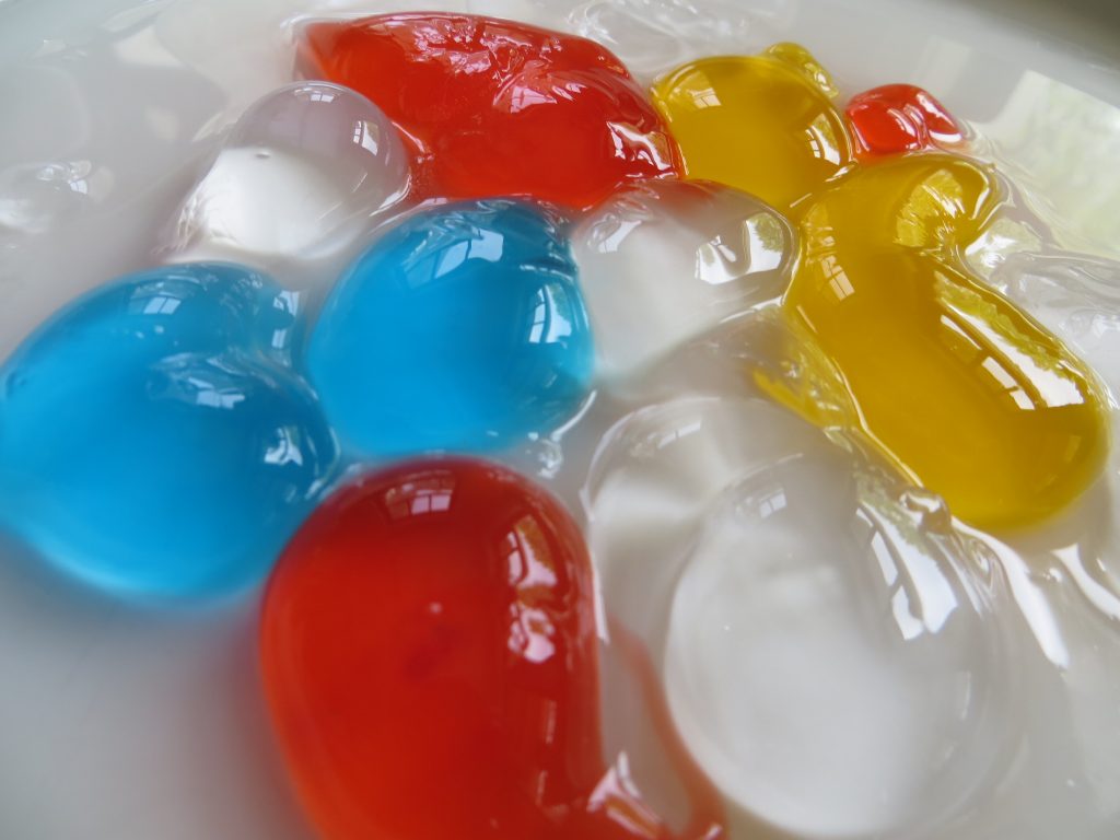 Edible Water Balloons- KitchenPantryScientist.com